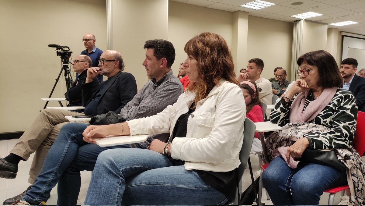 ▶️ Comencem el debat de l'#ACEB d'àmbit comarcal per parlar de temes socioeconòmics del #Berguedà amb <a href="/m_besora/">Mireia Besora</a> <a href="/HerradaAriadna/">Ariadna Herrada Gost</a> <a href="/Sebas_Olvan/">Sebas d'Olvan</a> <a href="/josep_lara/">Josep Lara</a> i <a href="/david_font/">David Font i Simon</a>

#elsdebatsdelaceb