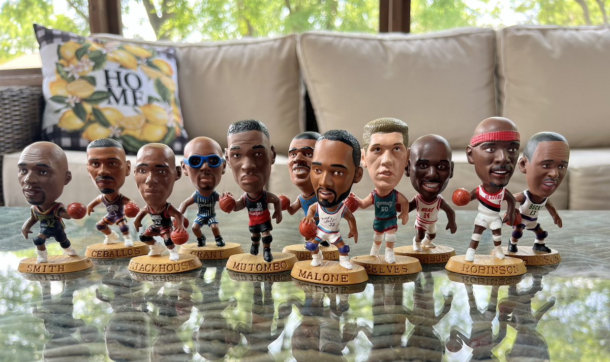 HeadlinerHenry's tweet photo. I bought these 11 NBA Corinthian Headliners on eBay for $20. It even had the rare UK exclusive white jersey variant Karl Malone https://t.co/kJgY5RGDnq