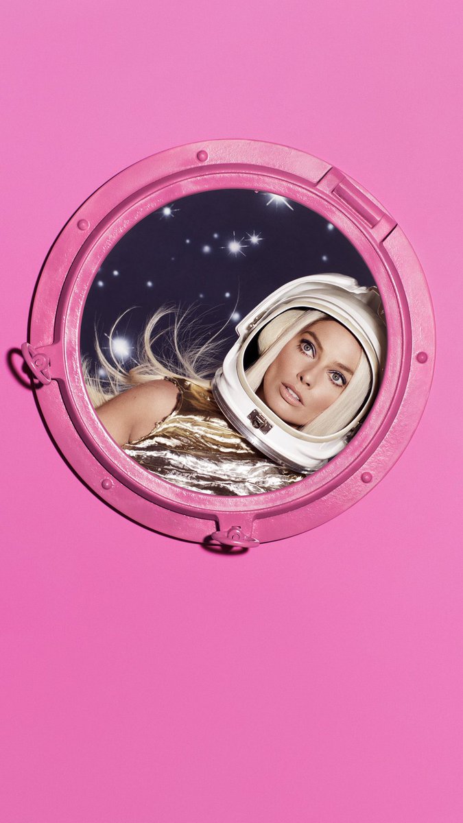 ae_radio's tweet photo. #MagotRobbie en la portada de #Vogue por Ethan James en la que caracteriza a diferentes versiones de #Barbie 🤩🩷 https://t.co/cUPlfNzj7u