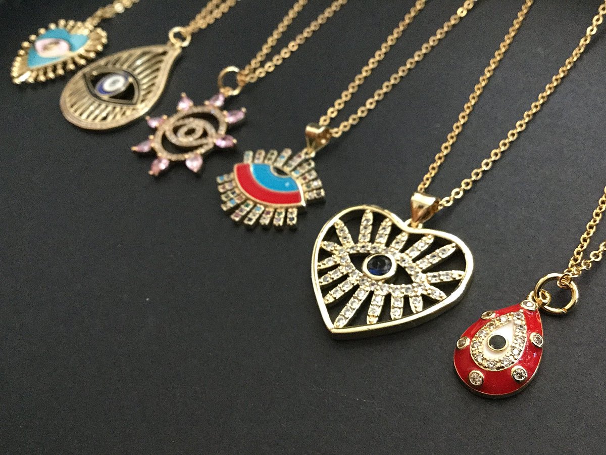 LuxeandOpal's tweet image. New evil eye charm necklaces!👁️💛 #evileye #evileyecharm #evileyenecklace #evileyejewelry #protectionjewelry #eyeofprotection #eyenecklace #etsy #etsyshop #etsyfinds #luxeandopal