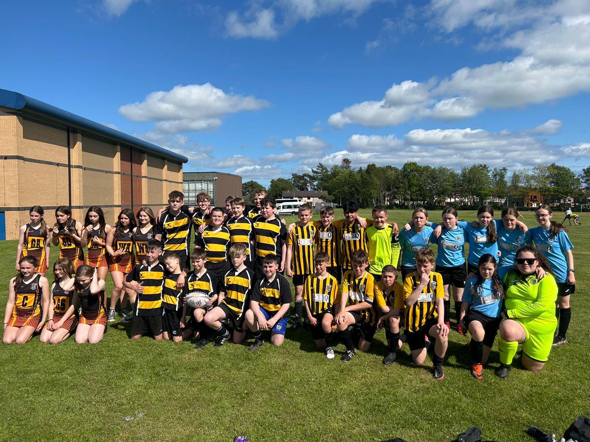DunfermlinePE's tweet photo. Dave Garland 2023

Thanks @GHS_HWB, for a great afternoon!

⚽️ Girls lost on pens in the QFs, going unbeaten in their group💪🏻

⚽️ Boys made it all the way to the SFs before losing on pens!

🏉 Boys managed 2 impressive wins👏🏻

Well done to every @DunfermlineHS pupil today 💛🖤 https://t.co/3JHPil27IF