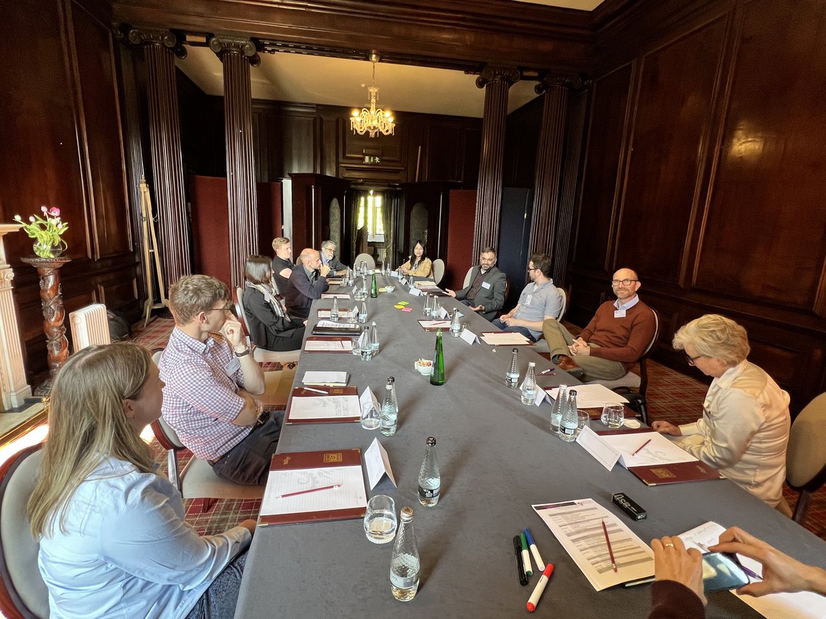 profnickstone's tweet image. Enjoying discussions around convergence of pathology, spectroscopy and AI ⁦- next steps 🦶🦶@CLIRPath_AI⁩   #WalnutRoom ⁦@CoombeAbbey⁩ ⁦@UofE_Research⁩