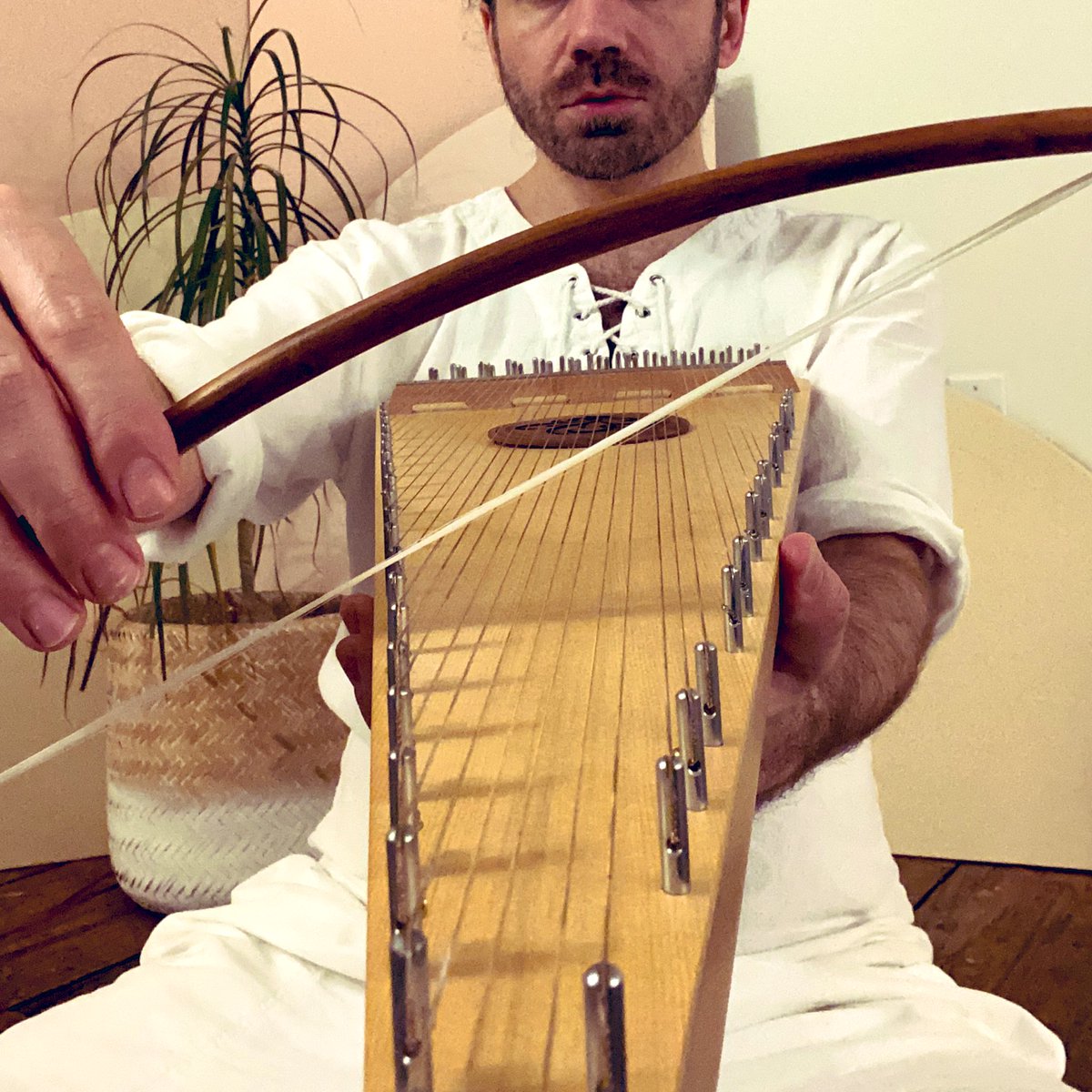 It’s very encouraging to see the kind response that “Moon Drops” has received in its first days. Keeping on a release schedule of every other week (for my first four songs, at least) I’ve been stirring up something with a slightly different flavour. 
show.co/NGmhg9L 
🎻☁️