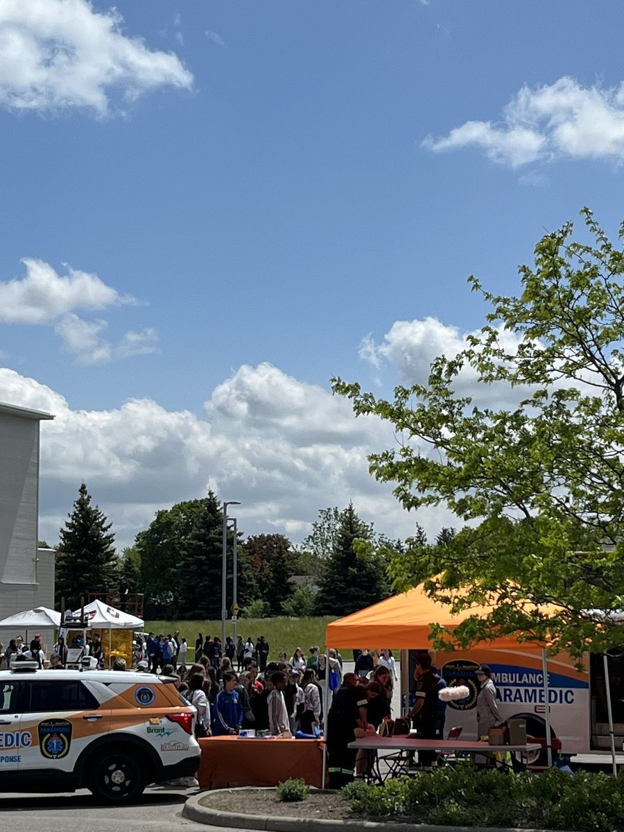 EPIC jobs for Grade 7/8 was EPIC today with <a href="/GEDSB/">Grand Erie District School Board</a> and <a href="/bhncdsb/">BHNCDSB</a> at <a href="/WayneGretzkySC/">Wayne Gretzky SC</a>. 
1500 students. Over 30 community partners. <a href="/OYAPbhncdsb/">OYAP BHNCDSB</a> #skilledtrades #oyap #studentsuccess