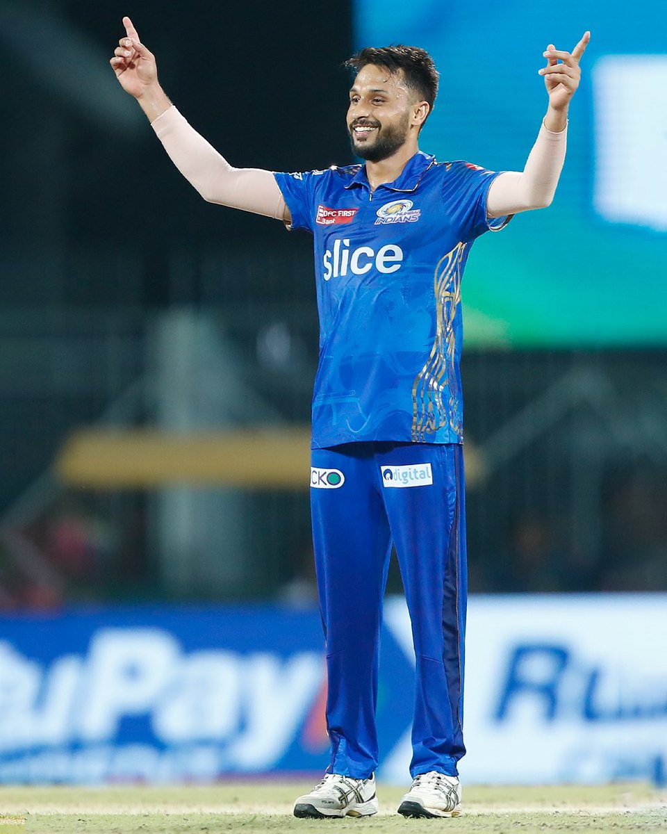 AKASH MADHWAL 5-5 🌟
What a find <a href="/mipaltan/">Mumbai Indians</a> 💙