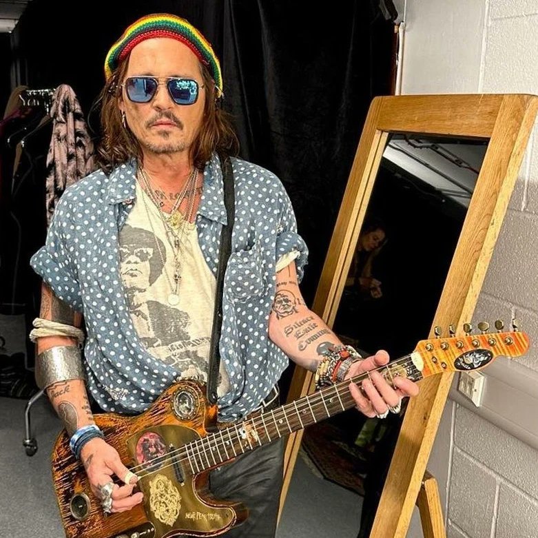 Johnny Depp Love on X: "New pics of Johnny at the backstage of the Jeff  Beck tribute least night. Credit to @rosshalfin #JohnnyDepp  https://t.co/ajP5TF97lC" / X