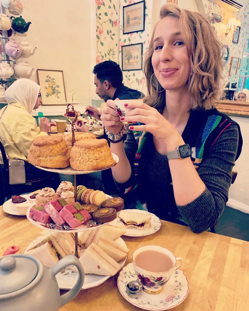 maggiethebard's tweet image. The ladies who afternoon tea... 🫖 🇬🇧 

Seeing these gals was one of the many highlights of my trip 💕 @shaylyngibson 
@meganecarter @KayaBucholc @Abicatzhello 

#londylondylondy #lamda #maggierobertson #maggiethebard