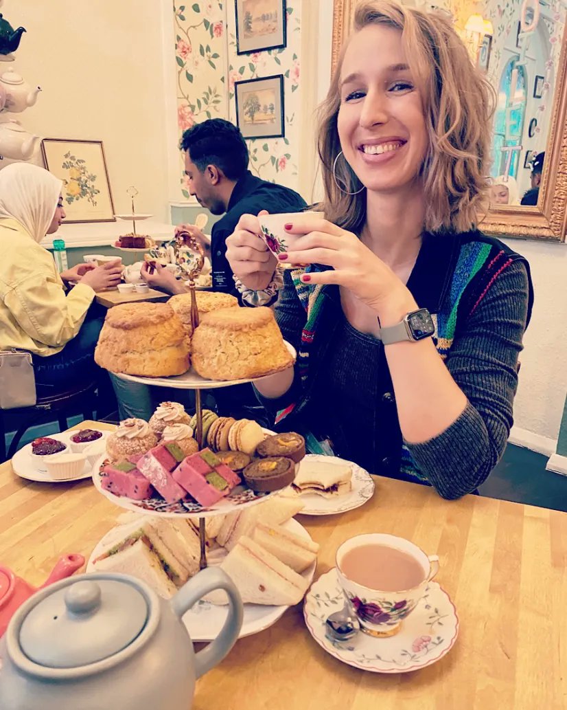 maggiethebard's tweet image. The ladies who afternoon tea... 🫖 🇬🇧 

Seeing these gals was one of the many highlights of my trip 💕 @shaylyngibson 
@meganecarter @KayaBucholc @Abicatzhello 

#londylondylondy #lamda #maggierobertson #maggiethebard
