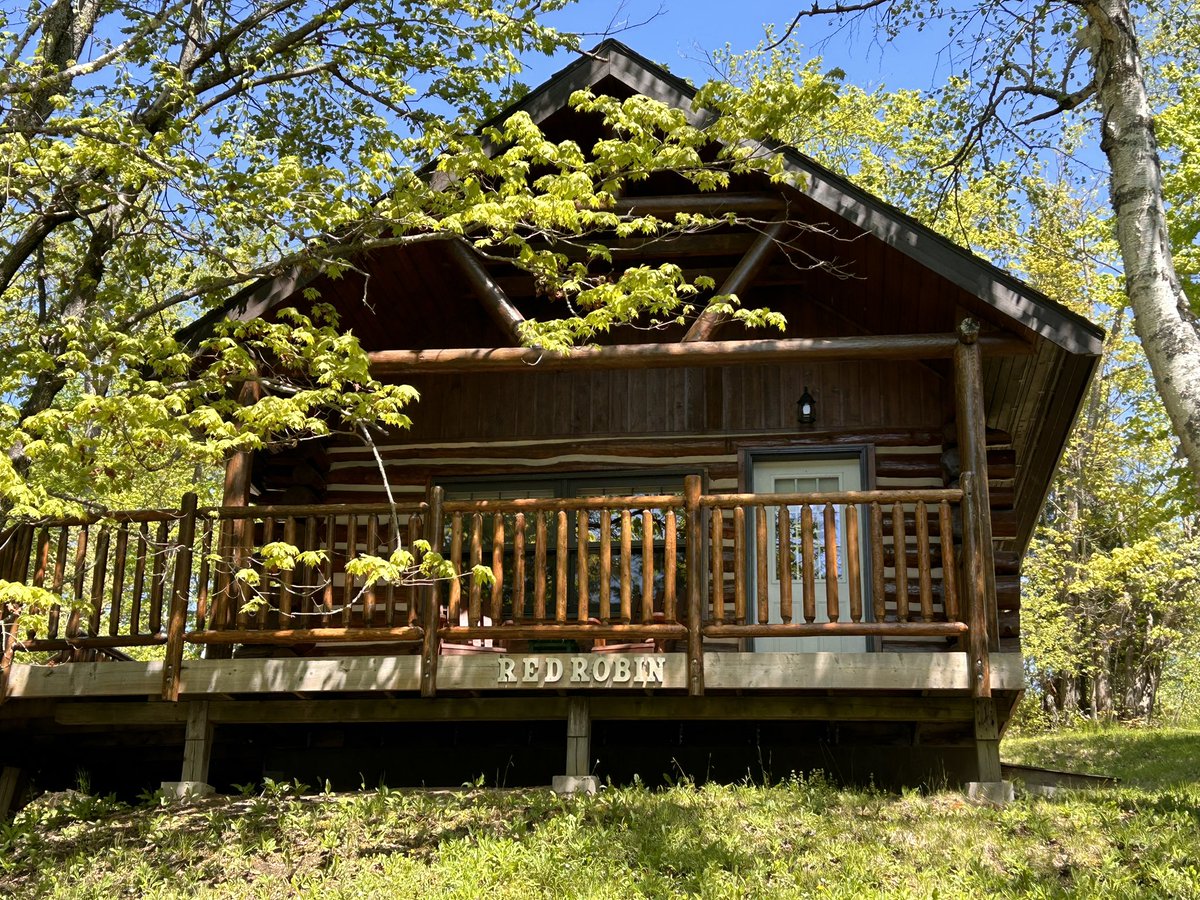 Lakeside log cottages, since 1927. 

#discoveron #muskoka