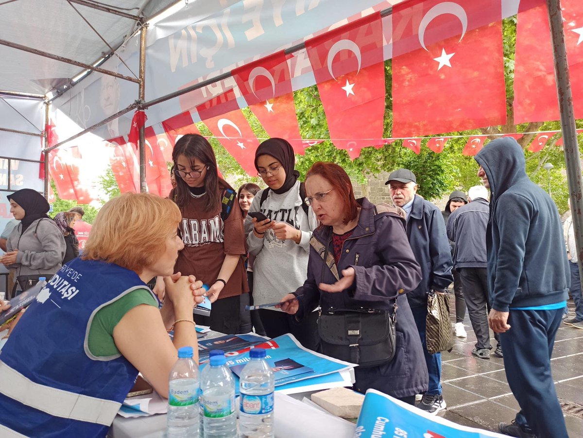 Sessiz çoğunluğun sesi, kimsesizlerin kimsesi olmak için buradayız. 
28 Mayıs'ta sandığa gidip oyumuzu kullanalım. Ülkemize, geleceğimize hep birlikte sahip çıkalım.#OyVer 
<a href="/CHPKadinKolu/">CHP Kadın</a> <a href="/herkesicinCHP/">CHP 🇹🇷</a>