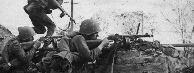 HistoricWars's tweet photo. #OnThisDay  May 24, 1941. The Battle of Ramadi - a historic clash in the deserts of Iraq that echoes through time. Let's dive into this consequential battle as British and Iraqi forces collide, revealing the reasons and consequences that shaped the region. #WorldWar2 ⬇️ https://t.co/e8RAZM9V36