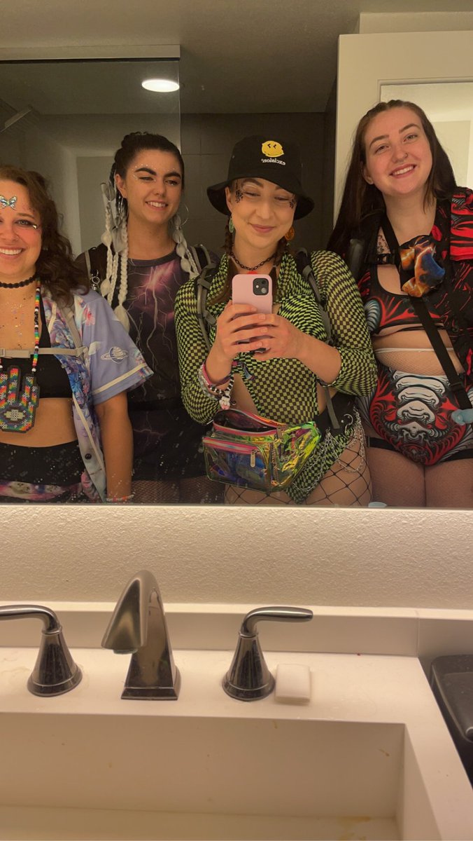 Emmilea's tweet photo. EDCLV 23 came and went so fast🥲 back to reality now🙂😵‍💫 #EDCLV #EDCLV2023 https://t.co/HL79pugfOv