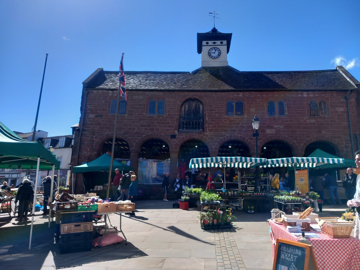 Weekly #RossonWye Thurs #market alert! Tomorrow, 25 May 8am-3pm - pick up delicious #localproduce: #fruitandveg, #soup, freshly baked #biscuits, #quiche, #preserves, #flowers plus #vegan & #glutenfree #cakes 🌷🌿🍒🥦🧁🥖🥐😋  

#supportlocal #treatyourself
loom.ly/RCWL5GQ