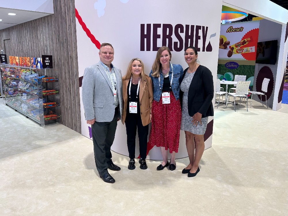 We're back in the Windy City this week for the 2023 @SWEETSandSNACKS, representing our favorite sweet and salty client!

📍Chicago 
🍫 @HersheyCompany  

#SweetsAndSnacks