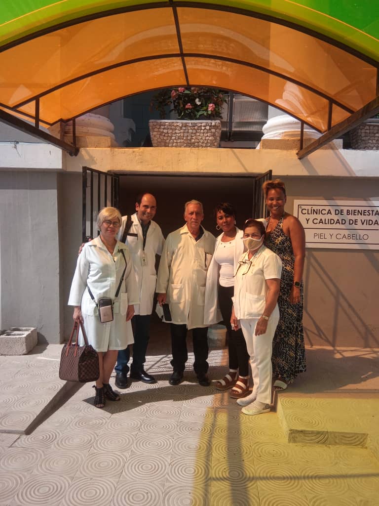 Nuestros especialistas en Dermatologia hoy hicieron visita al Hospital Clínico Quirúrgico de 10 de Octubre, para colaborar con la apertura de un nuevo servicio de Calidad de Vida y Bienesta #VamosPorMás #CubaPorLaVida #CubaPorLaSalud @EdMartDiaz @BioCubaFarma @DirectorCIGB