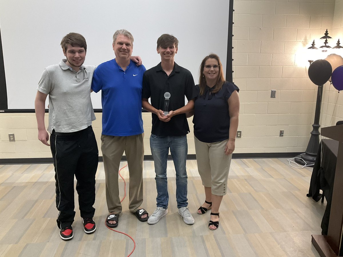 rvbasesloaded's tweet image. Bases Loaded Booster Club Player of the Year
@AustinRinzel