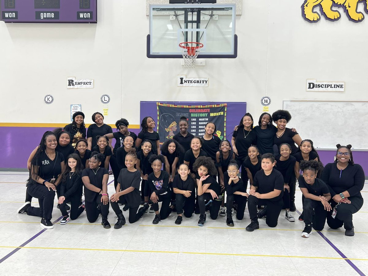 LegacyEarlyC's tweet image. Our 🔥 STEP TEAM 🔥 has made us proud this season! 🤩 Congrats to our amazing team for showing us what hard work and dedication can achieve! 🤩 #DontStopSteppin #HardWorkPaysOff #StepTeam 🤸‍♀️