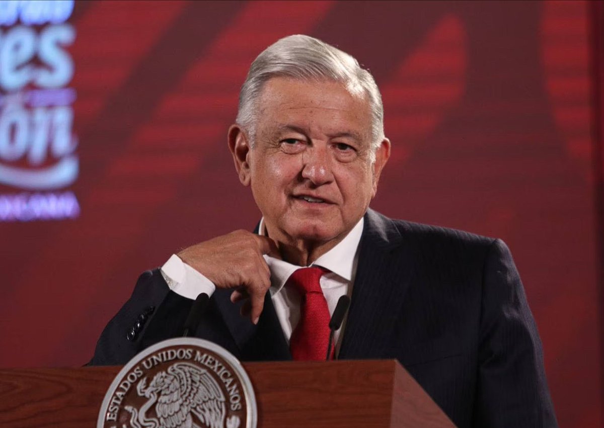 EF_Nacional's tweet image. El presidente @lopezobrador_ niega que exista acuerdo económico con Germán Larrea por vías de #Ferrosur: Les ofrece 'derecho de paso y revisión de concesiones'. ➡ bit.ly/3Wvy5d0