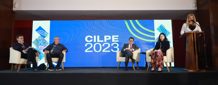 OEIBrasil's tweet photo. Agora, na #CILPE2023, o eixo sobre: "O poder e o valor da comunicação", com:
👉João Alegria, Fundação Roberto Marinho
👉Daniel Pimienta, #FUNREDES
👉Daniel Prado, especialista en multilinguismo
🎥Acompanhe ao vivo, em português:
https://t.co/eAaD6DX7rr https://t.co/KAlrt6PGhr