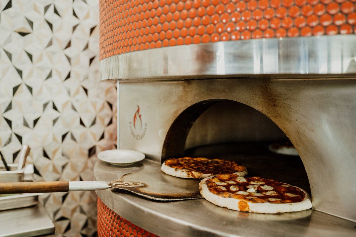 Craving a brick-oven pizza? Try one of Genisa's eight delicious, signature Italian pizzas. 

🍕 Margherita
🍕 Spicy Salami
🍕 Salsiccia 
🍕 Modena
🍕 Wisconsin Cheese
🍕 'New York' Pepperoni 
🍕 Italian Pork Belly 'BBQ'
🍕 Spring Garden Veggie

#BrickOvenPizza #Pizza #Janesville