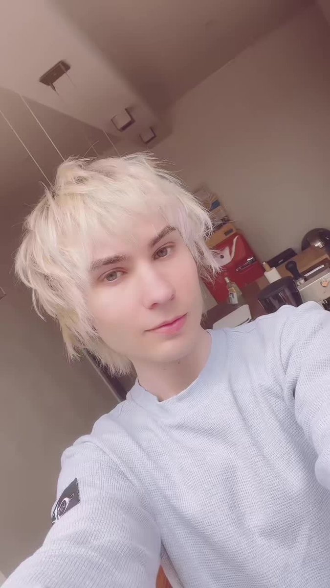 TikSnow's tweet photo. I‘m leading the costume department for a film production atm, not much time right now for cosplaying, but new cosplays are already planned so stay tuned! :D 💙#filmmaking #movieproduction #fyp #nürnberg https://t.co/krTrplUnW3 https://t.co/cR4rguo6LZ