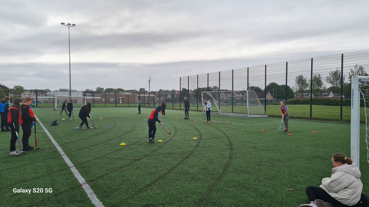 Miss Evans 1d have been on a catch up block for hockey with <a href="/MissWatsonPE_/">Miss Watson</a> over the last week. Learning new skills, rules &amp; tactics. Here they are in action <a href="/Greenwood_Acad/">Greenwood Academy</a>