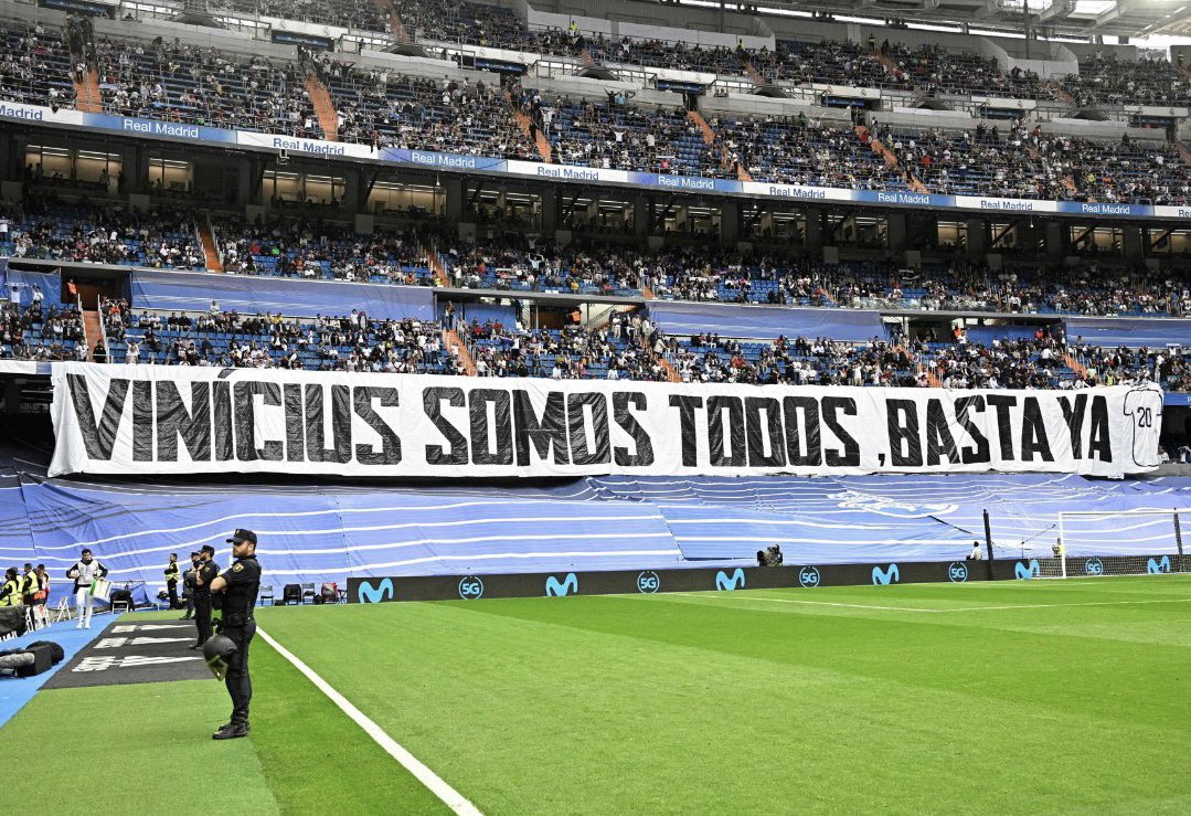 HoyEnDeportes4's tweet photo. Vinicius somos todos, pero Araujo, Diakhaby o Iñaki Williams no. ¡HALA MADRID! https://t.co/RtaooWW5Fh