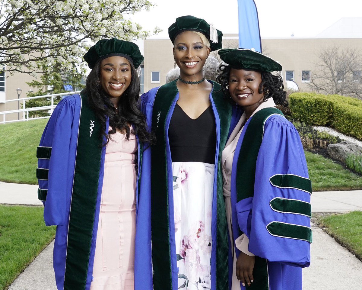EyeSpyMD's tweet photo. The hair and clothes changed but the friendship remained 💕✨
@hola_toyosi @simplydolapoo 
#MedTwitter #BlackinMed #BlackGrad #BlackWomeninMed #OlaOlaOla #MedGradWishlist #snma #amec https://t.co/MWPi0OqV6Y