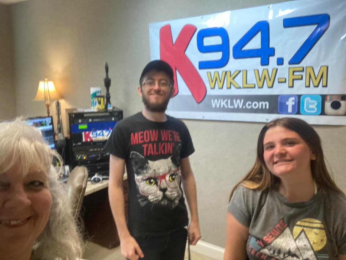WKLW's tweet photo. Some folks with the Johnson County Trail Town Committee came by today! They were on the air during On The Go with Joe and talked about Teen Night at The Alley on Main tonight and Laid Lack on the Lake this weekend at Paintsville Lake! https://t.co/fwKhcqjjj2