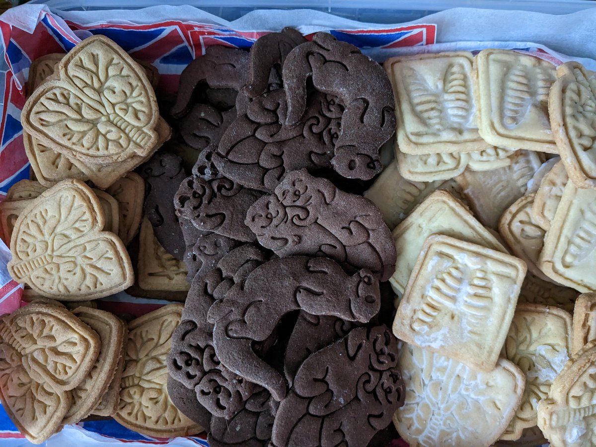 PHU Lung CNS Team (@phucnslung) on Twitter photo MDT with biscuits to celebrate a consultant birthday.... Is there any better way to ensure concentration and start the day? <a href="/PHU_NHS/">Portsmouth Hospitals University NHST</a> MDT with biscuits to celebrate a consultant birthday.... Is there any better way to ensure concentration and start the day? <a href="/PHU_NHS/">Portsmouth Hospitals University NHST</a>
