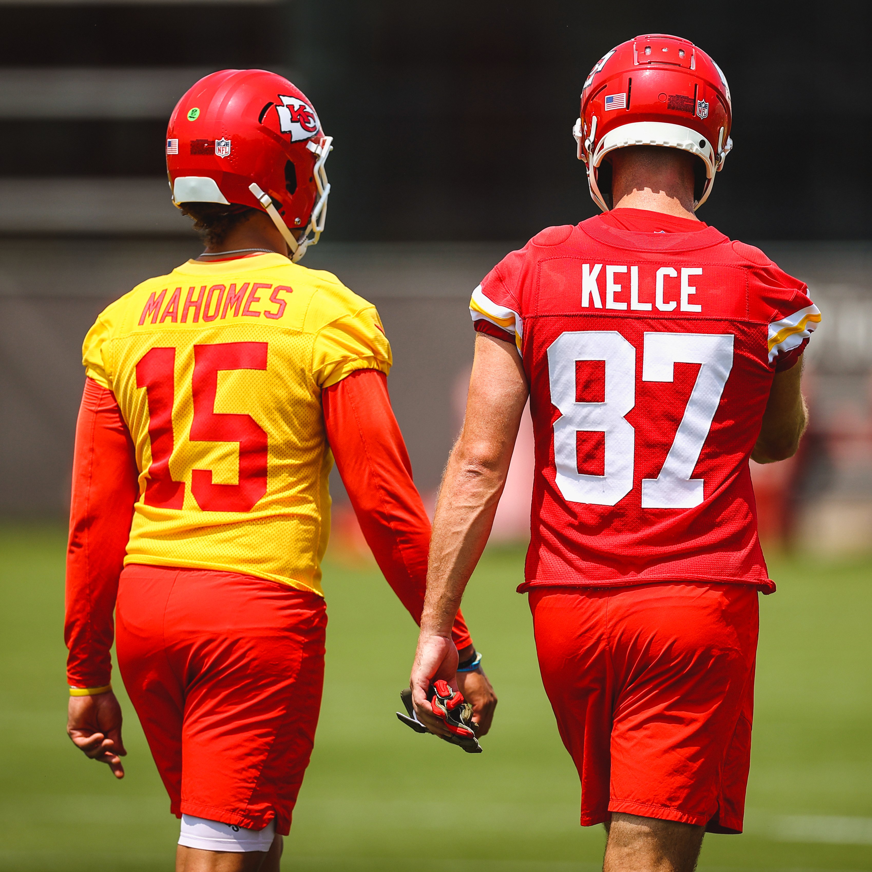 kelce and mahomes