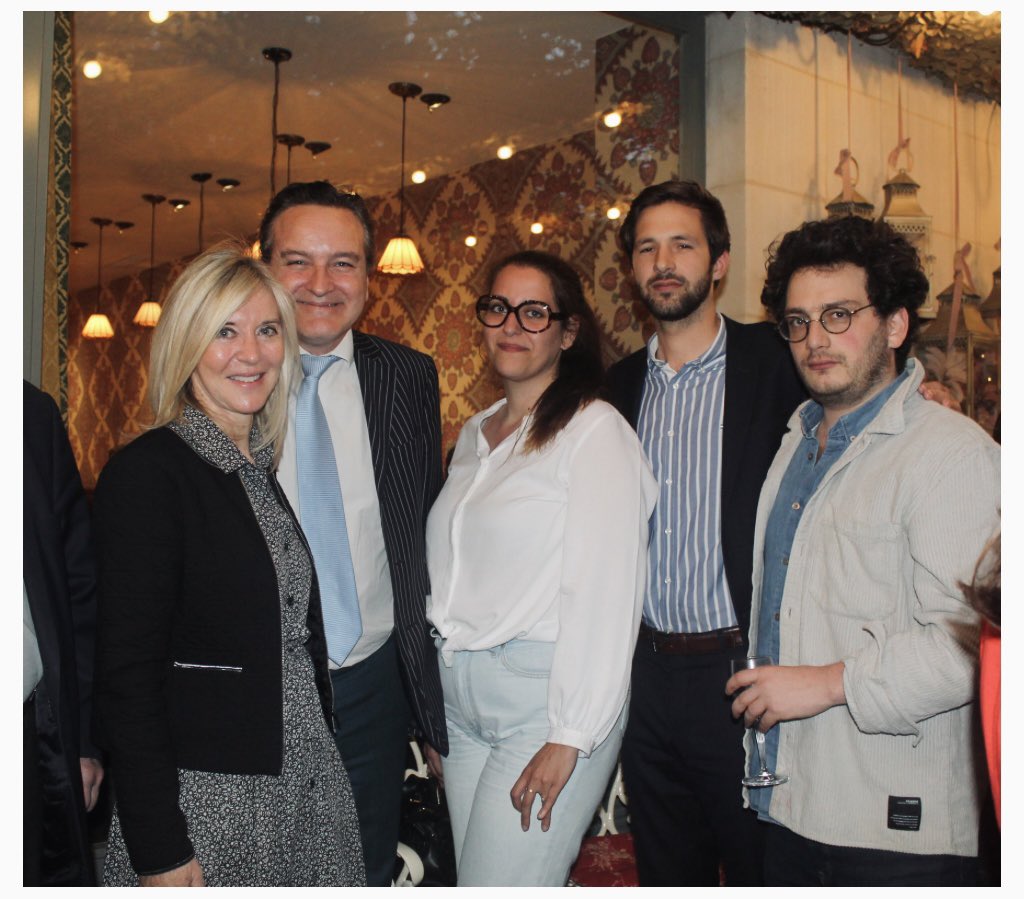 DeSezeFiedler24's tweet photo. Merci aux #jeunes #avocats dâĂȘtre venus partager leurs idĂ©es et leur enthousisame pour notre profession.
Et merci à nos #orateurs de la soirée Henri Leclerc, @A_MinotChartier, @nairi_nz, et David Bocobza pour leur discours et leur humour !
#toutdroit #bĂątonnat2024 #avocatsparis https://t.co/0lk3xXP6zu