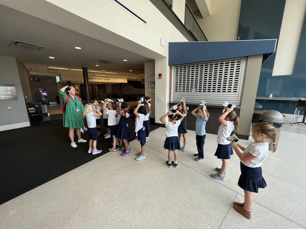 JeffreyMalanson's tweet photo. My son’s class from @CanterburyFW came to @PurdueFW today to learn more about the uni and about mastodons! 🦣 (not a mastodon, but close.) I had a lot of fun with them and hope they did, too. 

Thanks to @PurdueFW_Apply and @purduefwunivres for helping add some special memories. https://t.co/cljA7O12fc