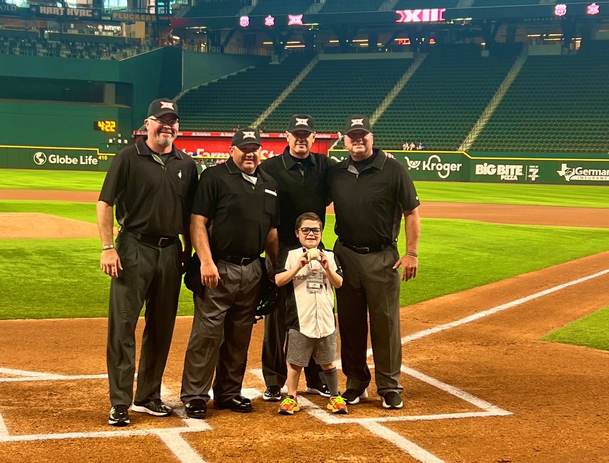 TTUHoopsFans's tweet photo. This amazing boy will be‼️

Ryder is tonight’s honorary captain‼️

#WreckEm 👆⚾️🔥 https://t.co/6aQsLlsH44