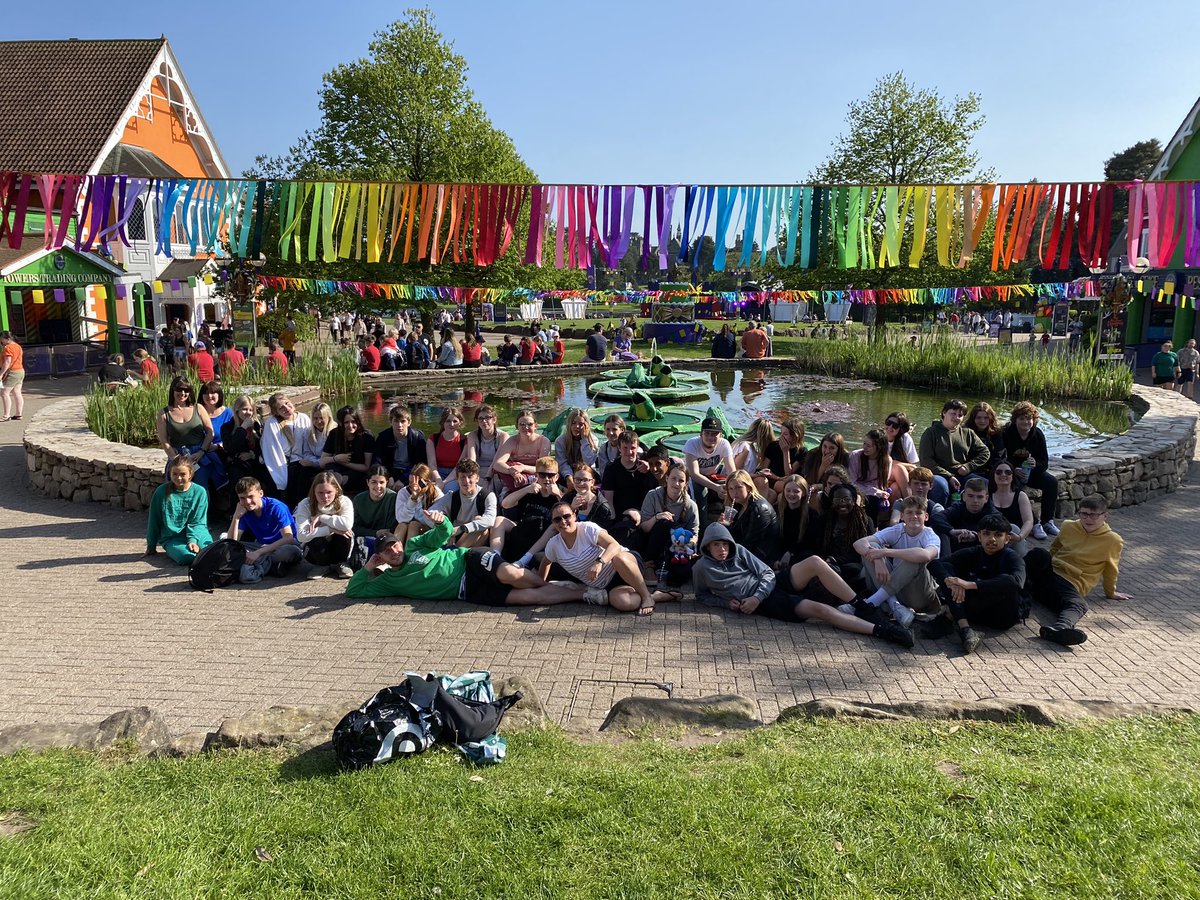 Lots of fun had today at Alton Towers! <a href="/forresterhs/">Forrester High</a> pupils were an absolute credit to the school! We have a very sleepy bus at the minute!!!😂😂