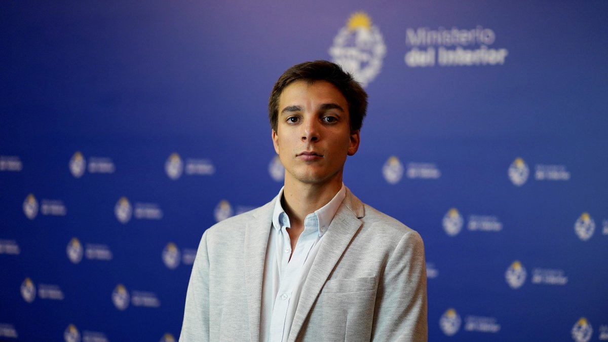 Minterioruy's tweet photo. El Presidente de la República @LuisLacallePou y el ministro del Interior @Luisaheber designaron al Sr. Matías Terra @terra_matias como director de Convivencia y Seguridad Ciudadana. https://t.co/WWERf2QiXs