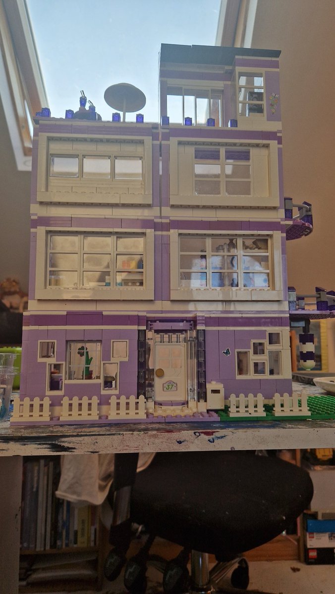 therealshehulk's tweet photo. @LEGO_Group Currently renovating #legofriendsemma house. 
In an art deco style. 
With artist studio and clay wheel.
And of course a roof terrace with painting area with lots of light.
And. 
#kickbag in the garden  🥰😁 https://t.co/Viyp0Ol2zi