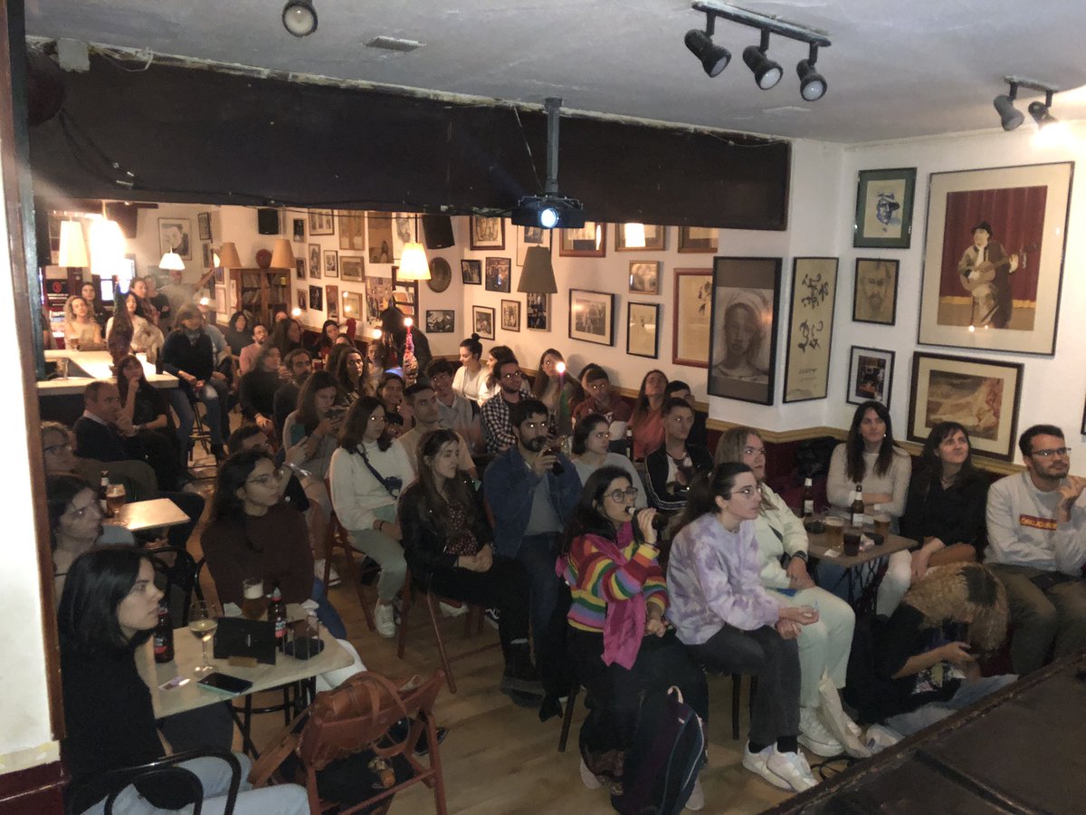 esquilo_antonio's tweet image. Empezamos el último día de #PINT23GRA @pintofscienceES  al completo en la @tertuliagranada con @eandresleon del @ipbln_csic 

#PINT23ES