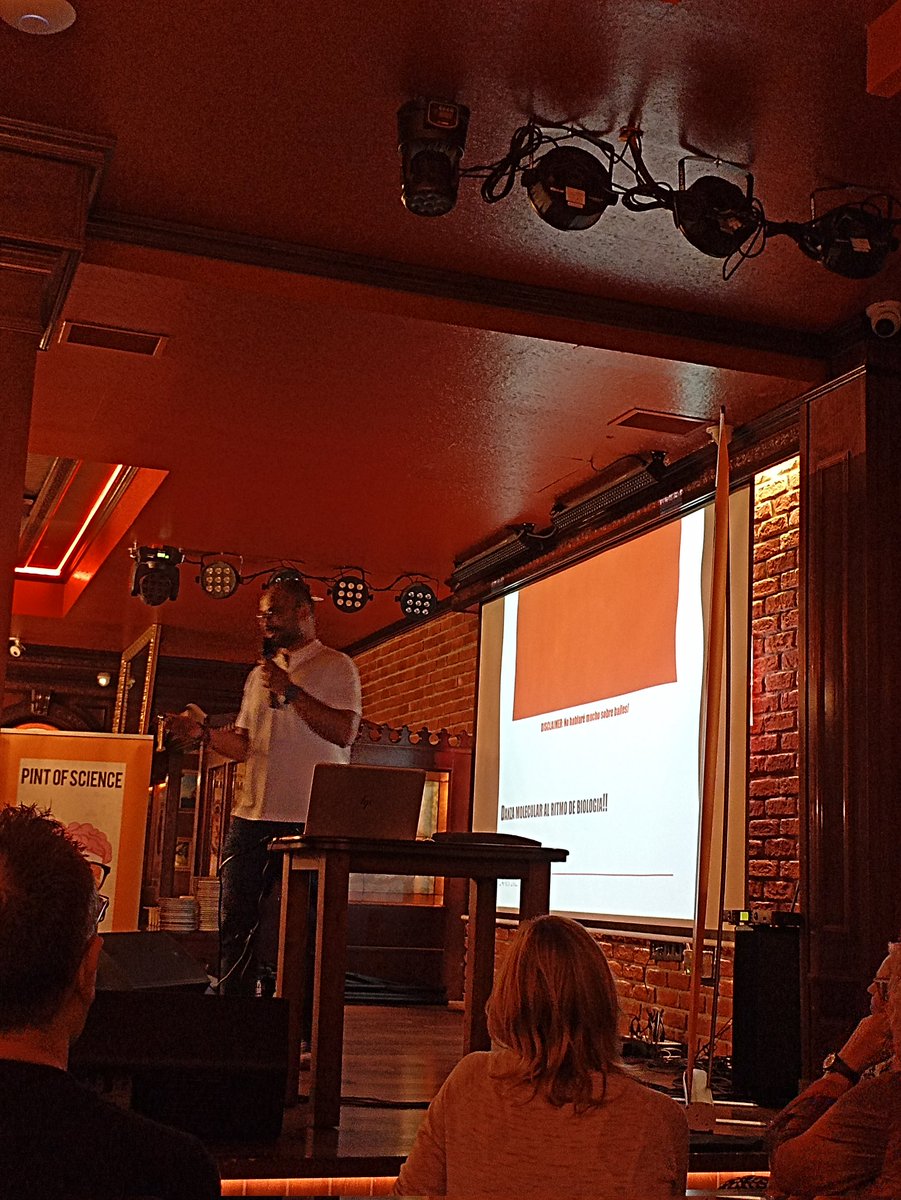 tdealmei_'s tweet image. Another amazing talk @nish_shant #PINT23ES #PINT23CAS #PintOfScience