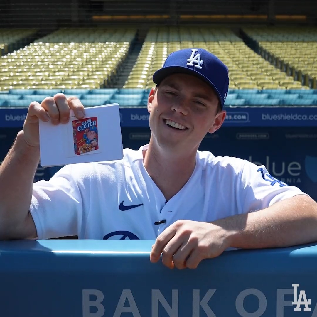 𝙼𝙸𝙲𝙺 𝙲𝚁𝙾𝙽𝙸𝙽 𝙵𝙰𝙽 𝙲𝙻𝚄𝙱 on Twitter "RT Dodgers "Carefully, he's a hero