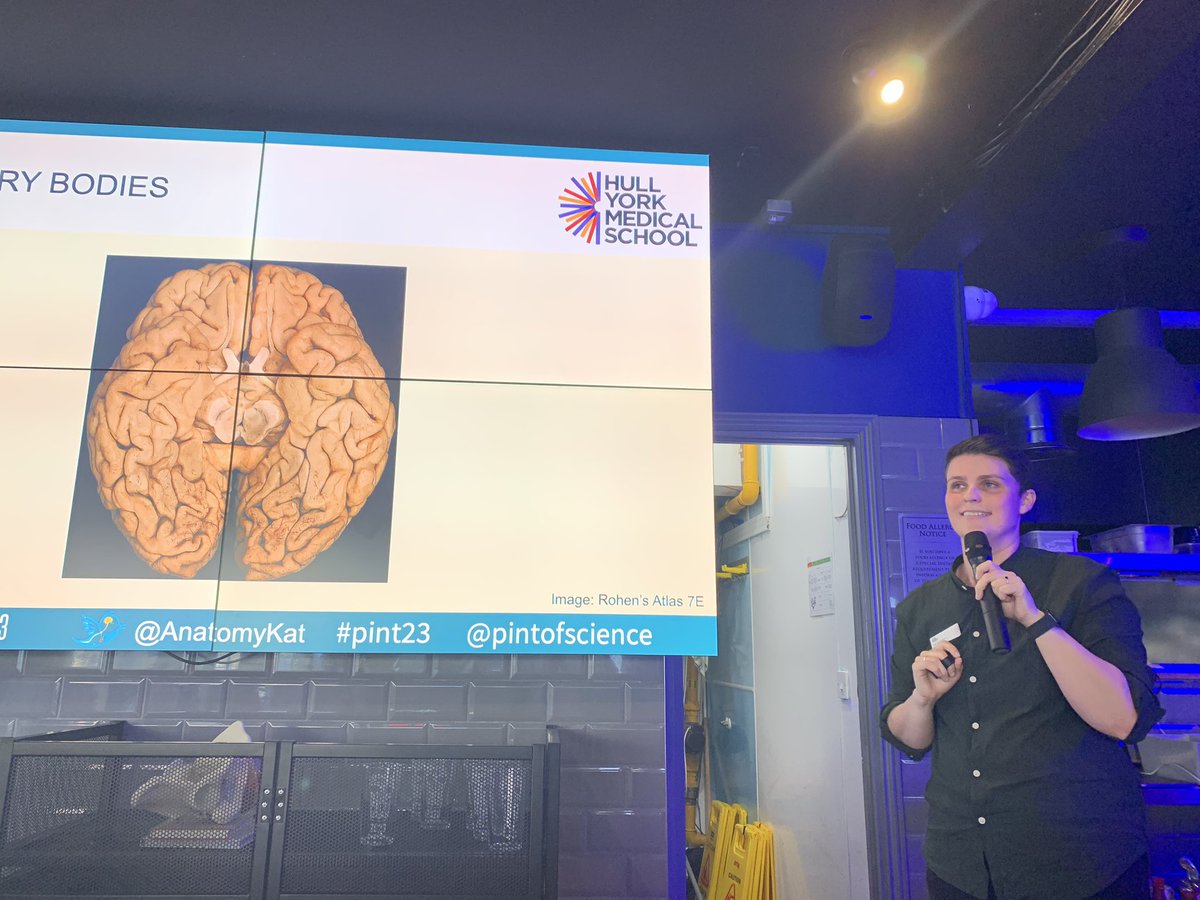 GuinnLab's tweet image. We have just learnt the name of a muscle name based on what it’s attached to and now about manipulate bodies. I am feeling very learned @pintofscience #pint23 @AnatomyKat