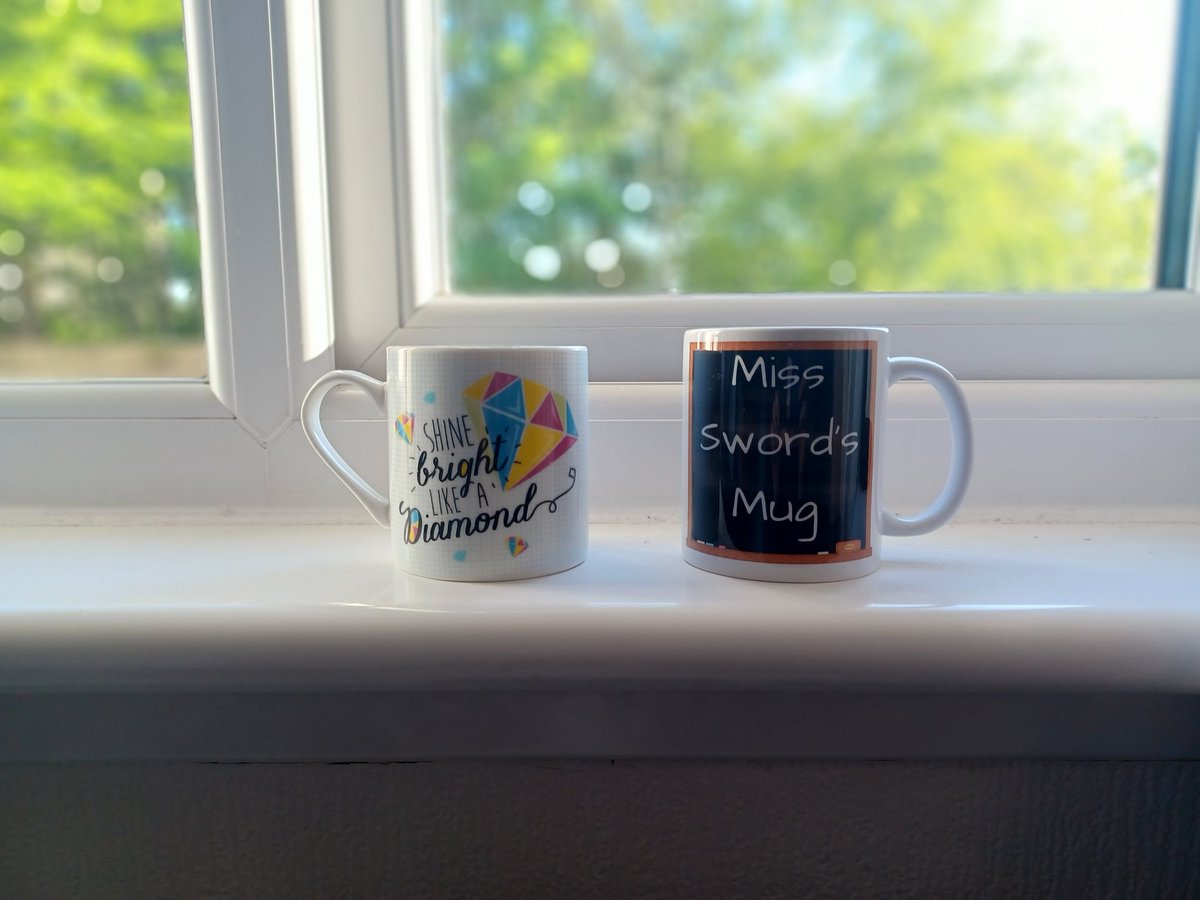 Miss_E_Sword's tweet photo. Huge thank you to @CglenEnglish for my second placement. It's been a blast and I've learnt so much working with you all.
Thank you for not just teaching me in high school but also teaching me to teach! 
           ✨️✨️2016 >>> 2023 ✨️✨️ https://t.co/oBdH1HJeva