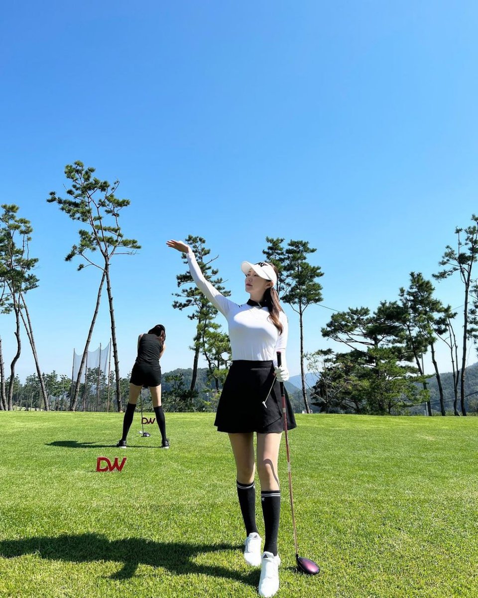 Viola9028's tweet image. Life is like playing golf, you don't know where the ball will land after each swing!