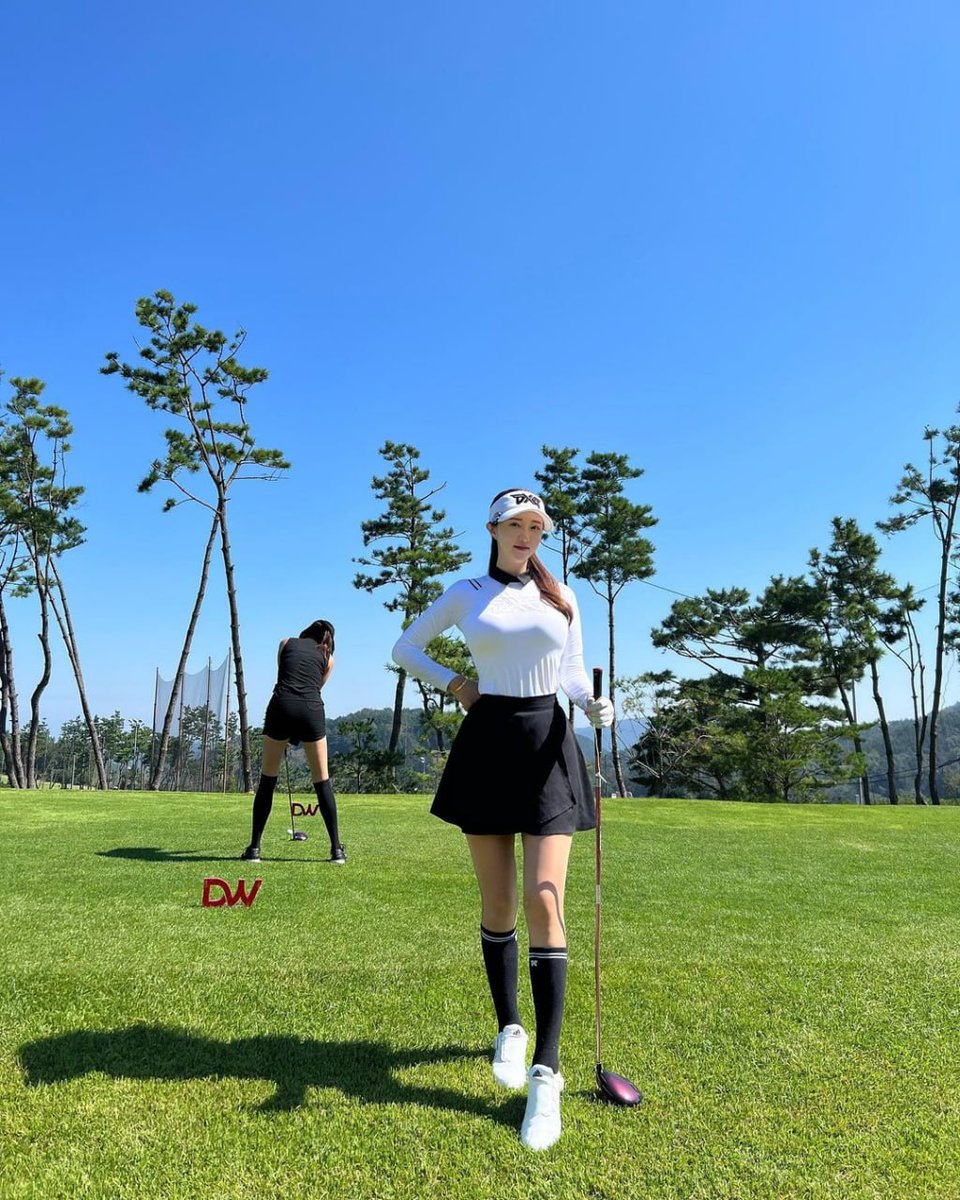 Viola9028's tweet image. Life is like playing golf, you don't know where the ball will land after each swing!