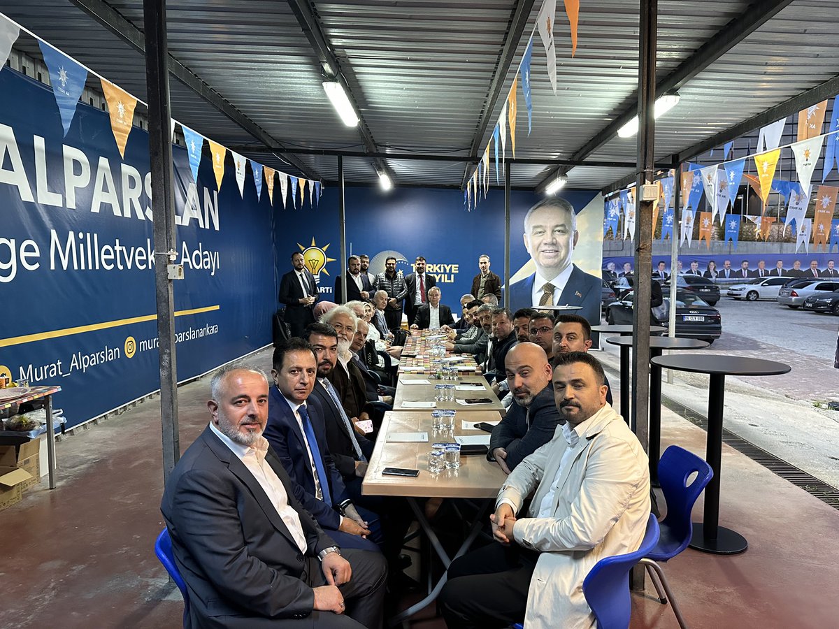 Seçim ofisimizde, seçim çalışmalarımızı değerlendiriyoruz.

“Durmak Yok Yola Devam”