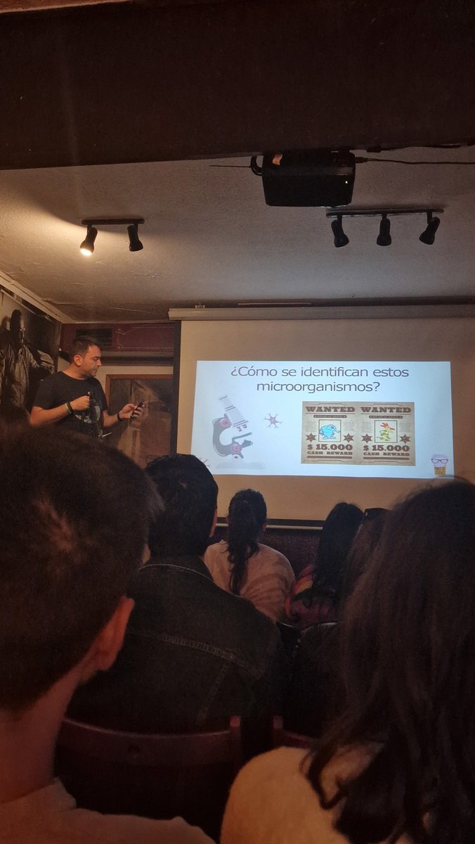 iaa_csic's tweet image. "Si no hubiera microorganismos, la vida se extinguiría en cosa de un mes" - @eandresleon del @ipbln_csic 

Um muy buen comienzo del último día de @pintofscienceES en @tertuliagranada 

#Pint23ES #Pint23GR