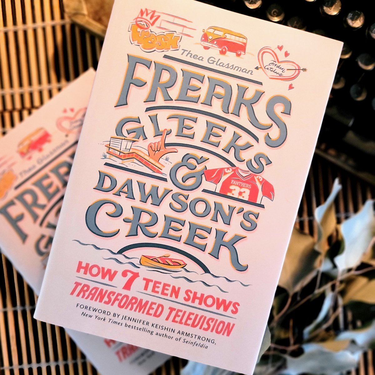 theakglassman's tweet image. 🚨Calling teen TV fans🚨 I have a book coming out  soon (!!) that goes behind-the-scenes of 7 iconic teen shows &amp;amp; is packed with so many original interviews with the cast, writers, directors &amp;amp; more. 

Pre-order available now: tinyurl.com/w5ebjf7s
@HachetteBooks @Running_Press