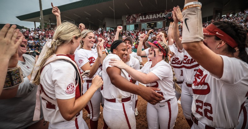 AlabamaSB's tweet photo. Almost Super Regional time at Rhoads⏰

#Team27 #RollTide