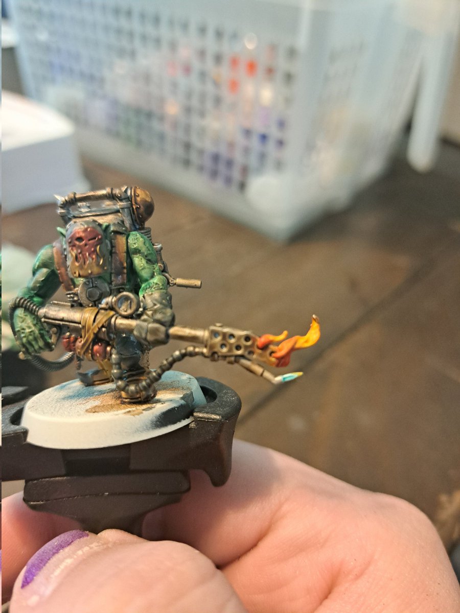 MechpilotViolet's tweet photo. #warhammer40k #WarhammerCommunity  been working on octarius, but very happy with this 🔥🔥🔥 https://t.co/MoMQt9PybK