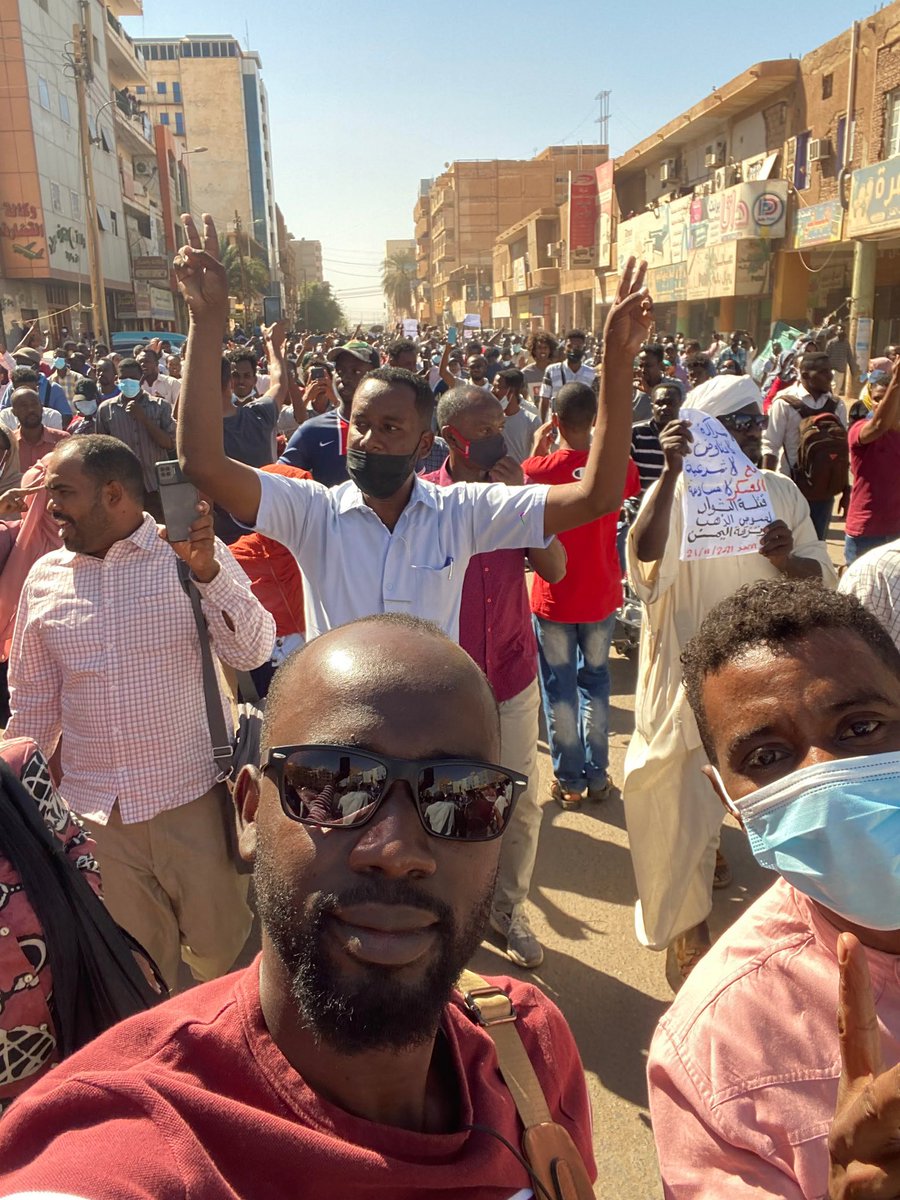 Al_canary07's tweet photo. أنا تشادي ومن قلب إنجمينا أي زول تاني مفتكر تشادي دي نبذة يشوف نبذة غيرها.والسودان دا ما حق ابو اي زول فيكم ولاد ام بقس والله نحن كسر رقبة قاعدين وسودانيين اكثر من بقايا الاتراك والمصريين ومجرمي شبه الجزيرة العربية الذين استقبلناهم وعندما اشتد بهم الحال عبرو النيل جريا حتي الحبشة https://t.co/6CpqIWHvJH
